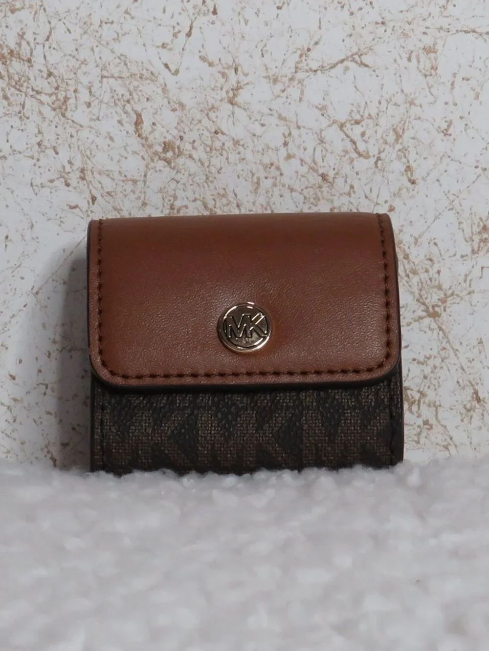Michael Kors Jet Set Travel Airpods Case (Brown)